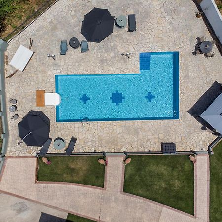 Heaven House With Pool Apartment Гувия Екстериор снимка