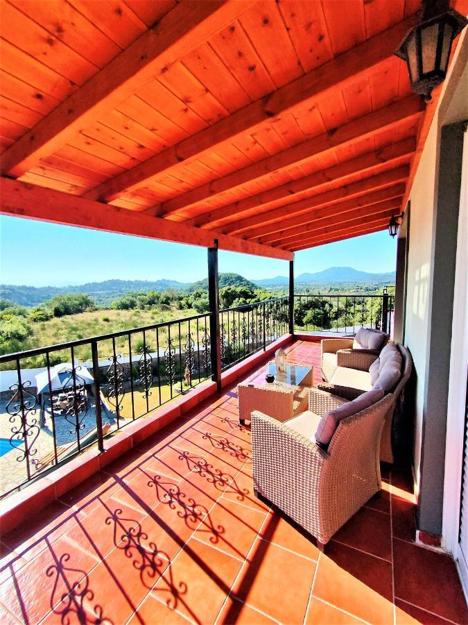 Heaven House With Pool Apartment Гувия Екстериор снимка