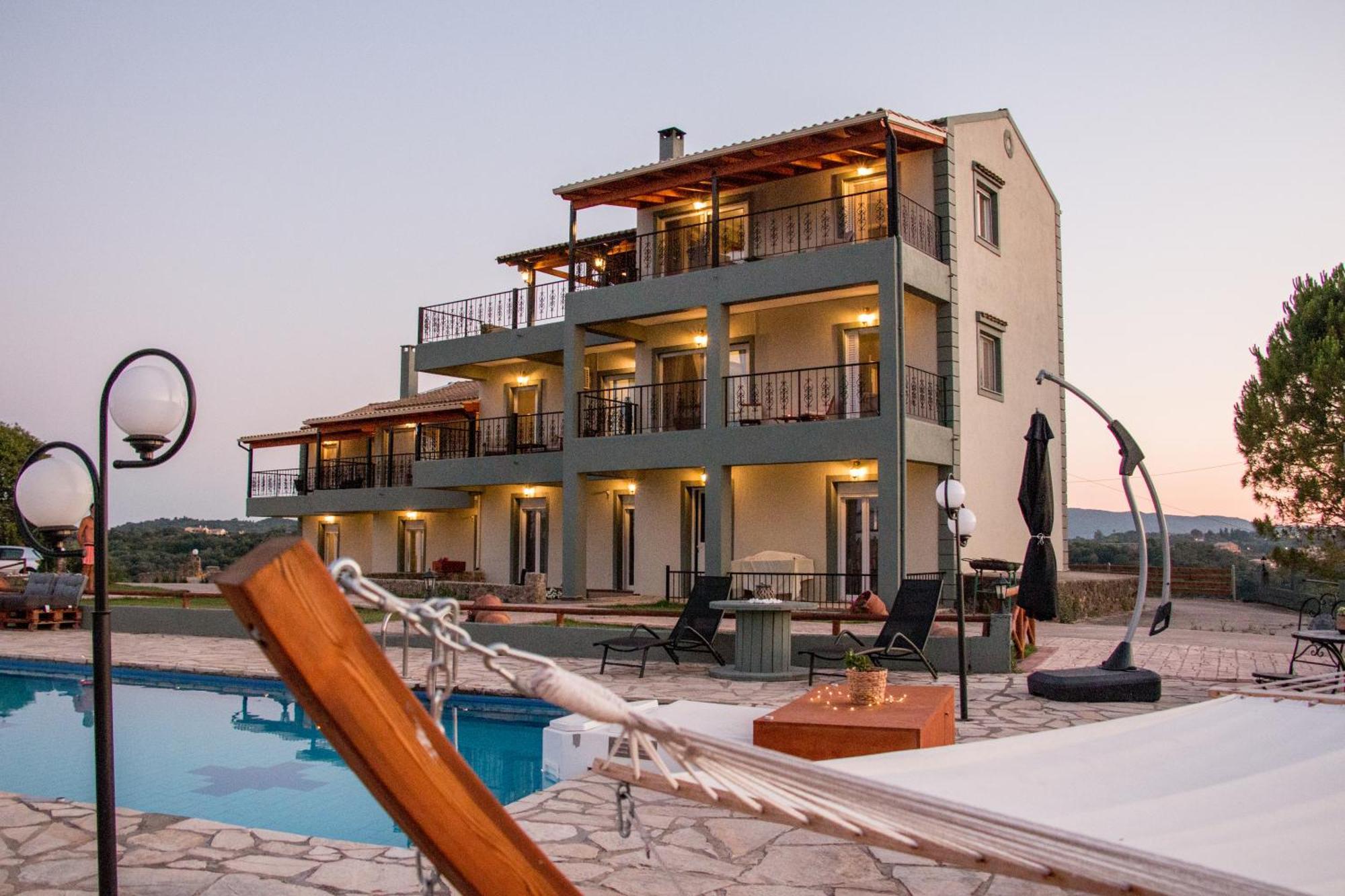 Heaven House With Pool Apartment Гувия Екстериор снимка